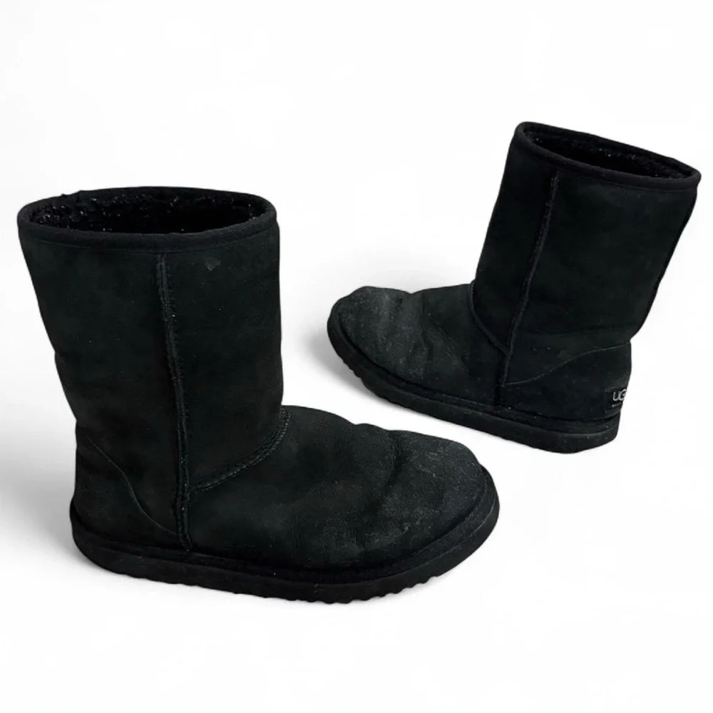 UGG Australia (old better quality style 5825) Classic Short Boots in Black sz 8